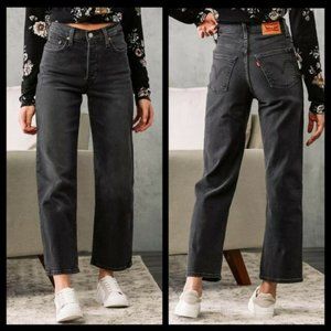 Levi's Ribcage straight jeans in black 23 XS